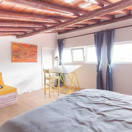 Damas House 에수투릴