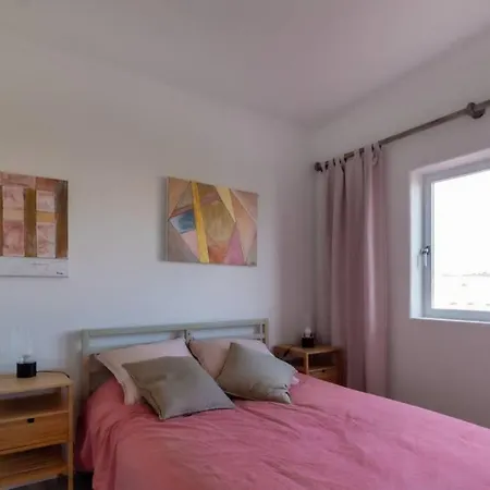 Damas House * 에수투릴
